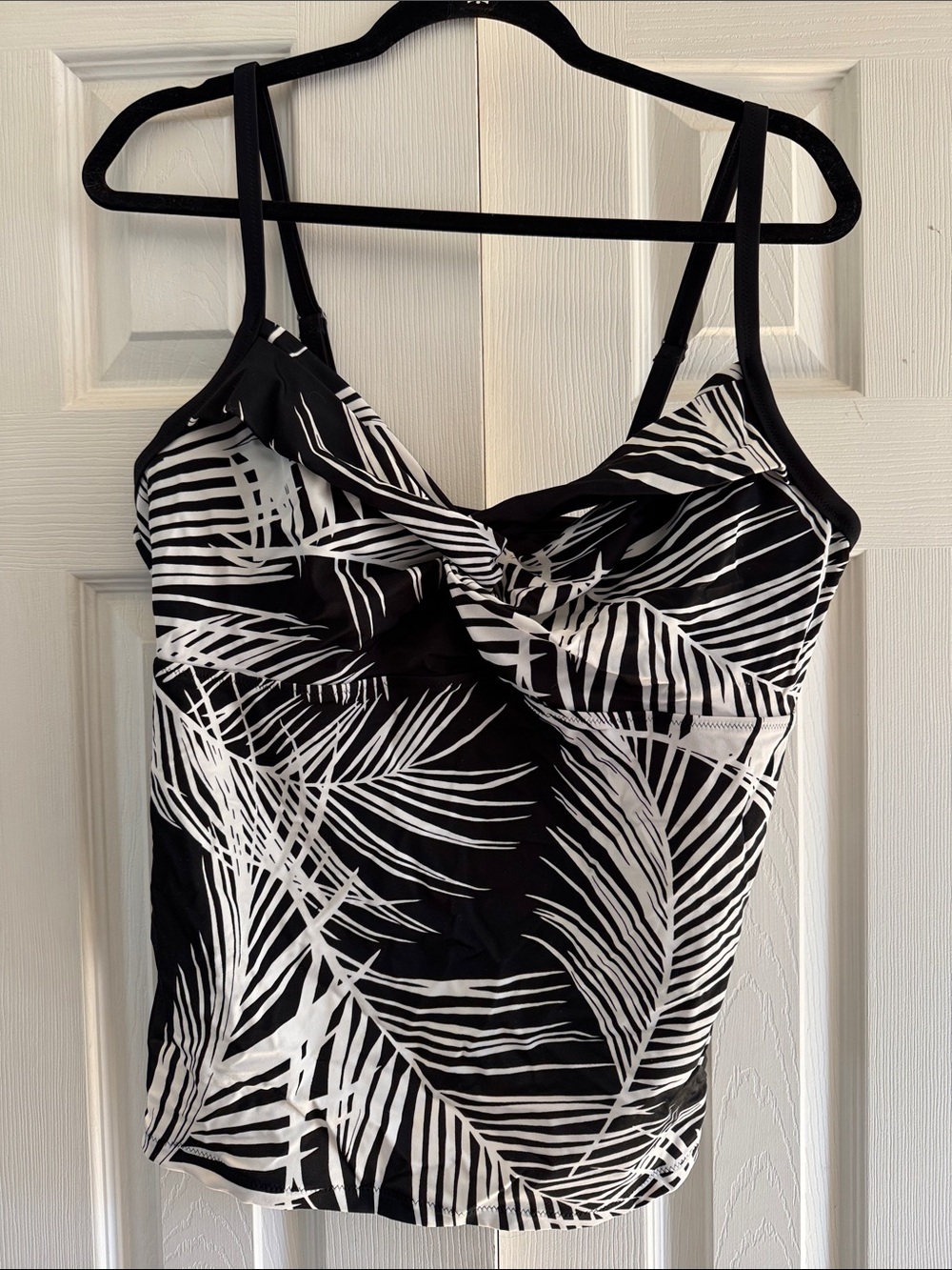 Black & White Athleta Palm-Print Adjustable Strap Tankini Top 40 B/C